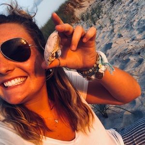 Meet your Posher, Lauren